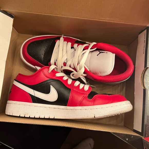 Women’s air Jordan 1 low Chicago flip - Picture 1 of 2